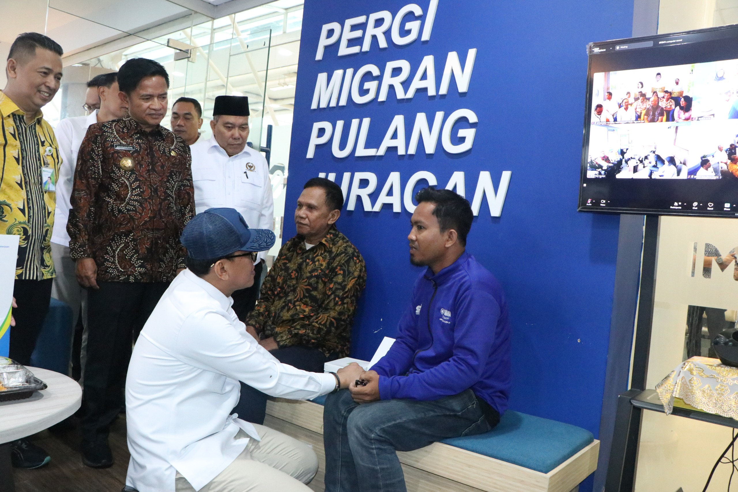 Menteri P2MI/BP2MI Kunjungi Lounge PMI BP3MI NTB di BIZAM