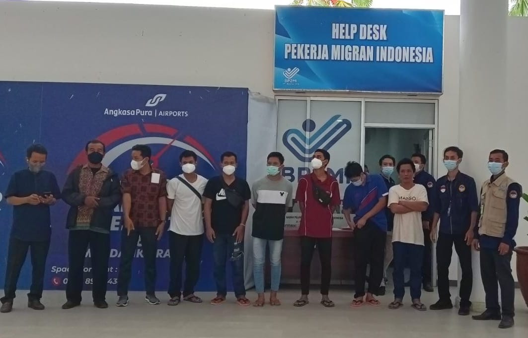 9 WARGA NTB KORBAN SELAMAT MUSIBAH KAPAL TENGGELAM DI PERAIRAN JOHOR BAHRU DIPULANGKAN