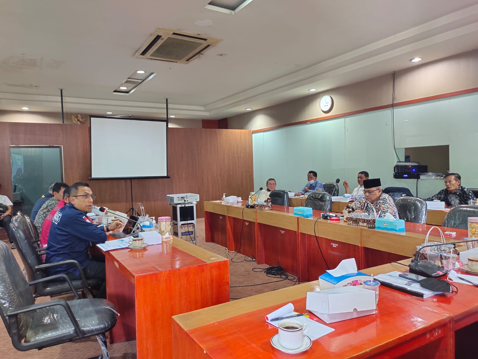 SINERGI MULAI DARI PEMERINTAH DESA SAMPAI PUSAT UNTUK MEMASTIKAN PELINDUNGAN OPTIMAL TERHADAP PEKERJA MIGRAN INDONESIA (PMI)